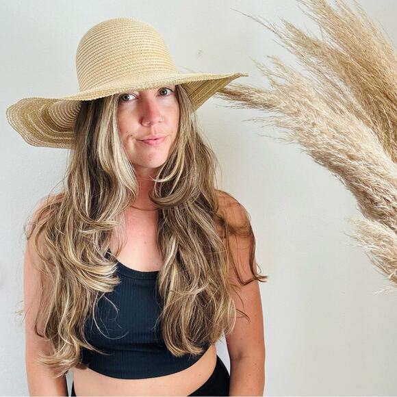 VINTAGE NORDSTROM Cream Tan Straw Wide Brim Floppy Gold Metallic Ribbon Sun Hat - Picture 1 of 10